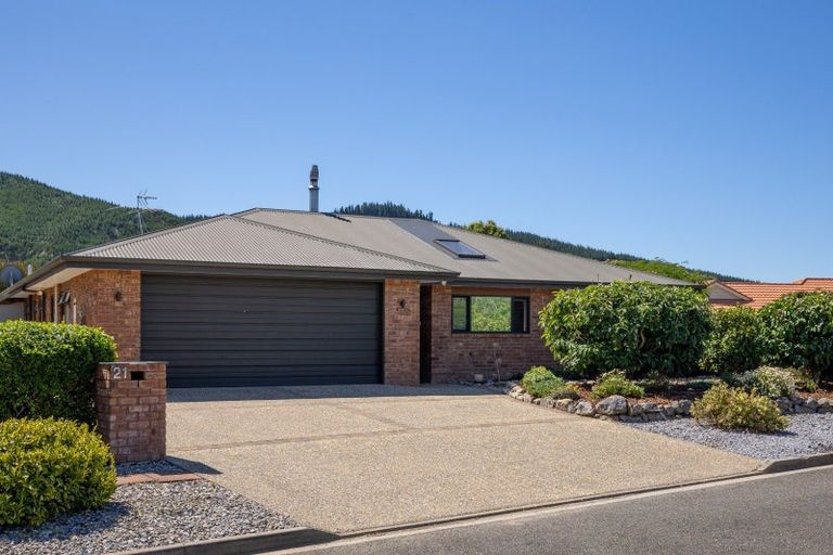 Photo of property in 21 Whiting Drive, Wakefield, 7025