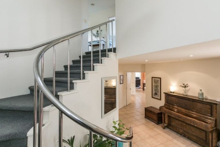 Photo of property in 15 Woodford Heights, Havelock North, 4130