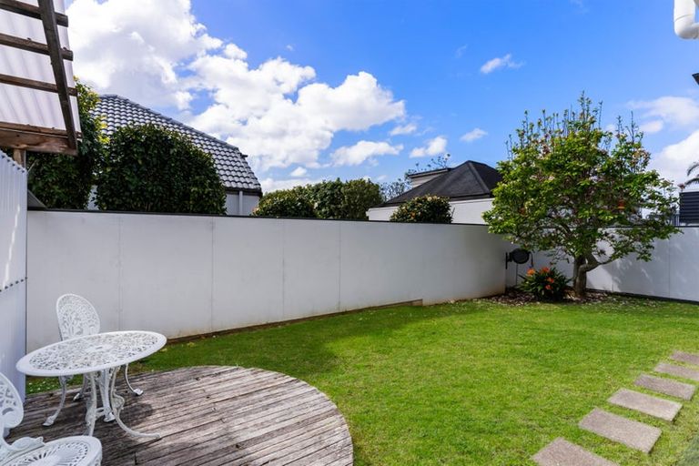 Photo of property in 1/24 Ocean View Road, Milford, Auckland, 0620