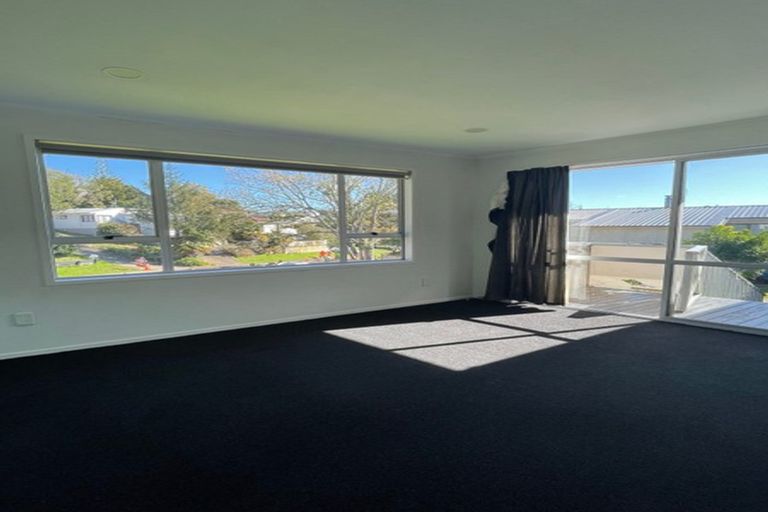 Photo of property in 61 Powrie Street, Glenfield, Auckland, 0629
