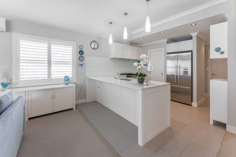 Photo of property in 18 Panorama Heights, Orewa, 0931