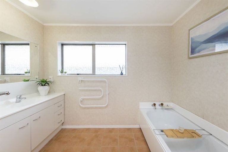 Photo of property in 80 John F Kennedy Drive, Milson, Palmerston North, 4414