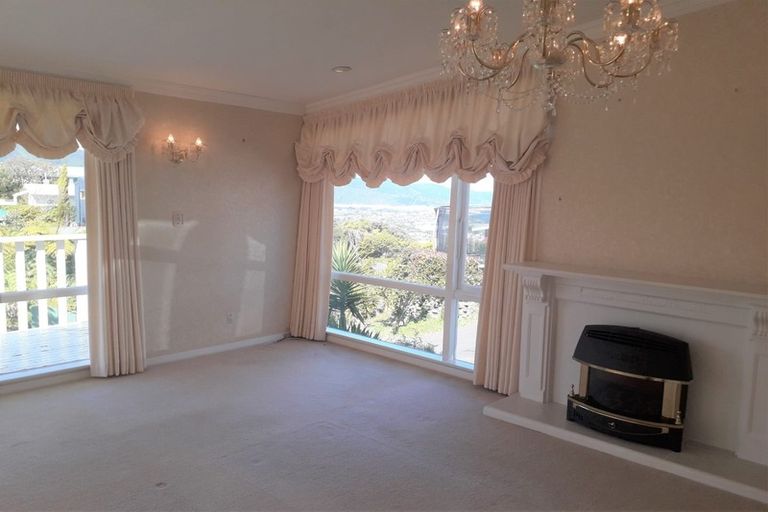 Photo of property in 32 City View Grove, Harbour View, Lower Hutt, 5010