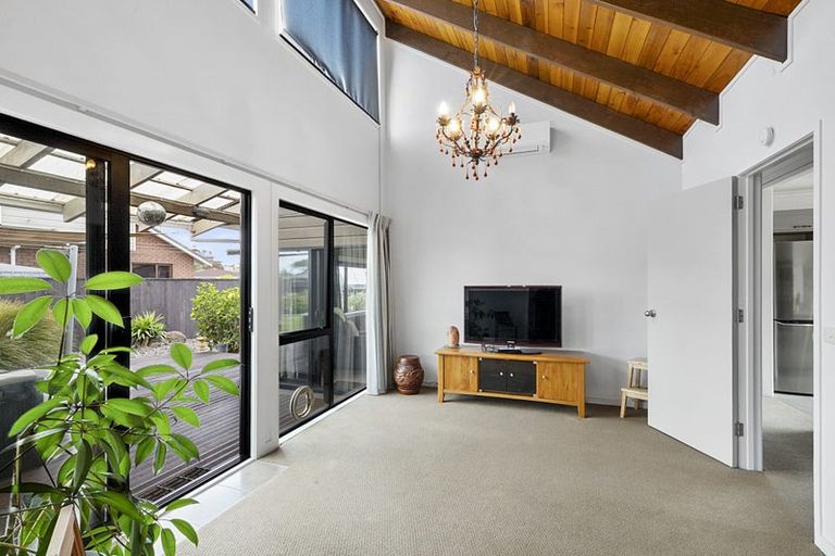 Photo of property in 39 Tiverton Crescent, Whalers Gate, New Plymouth, 4310