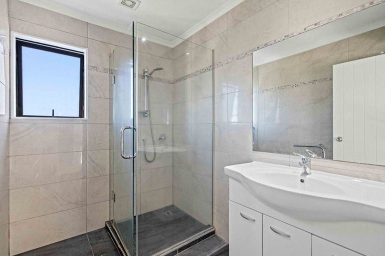 Photo of property in 46 Commissariat Road, Mount Wellington, Auckland, 1060