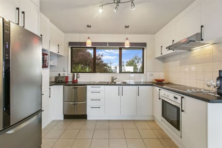 Photo of property in 79 Albatross Road, Red Beach, 0932