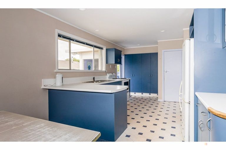 Photo of property in 1 Dixon Street, Waimate, 7924