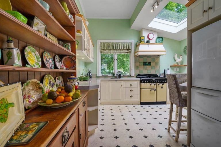 Photo of property in 147 Victoria Street, Cambridge, 3434