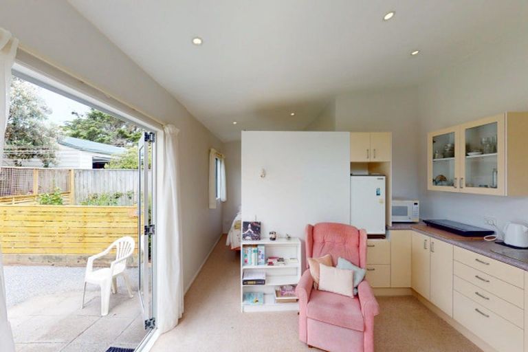 Photo of property in 30 Kent Avenue, Waitarere Beach, Levin, 5510