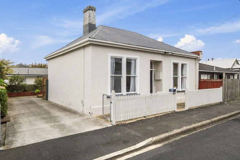 Photo of property in 52 Bathgate Street, South Dunedin, Dunedin, 9012