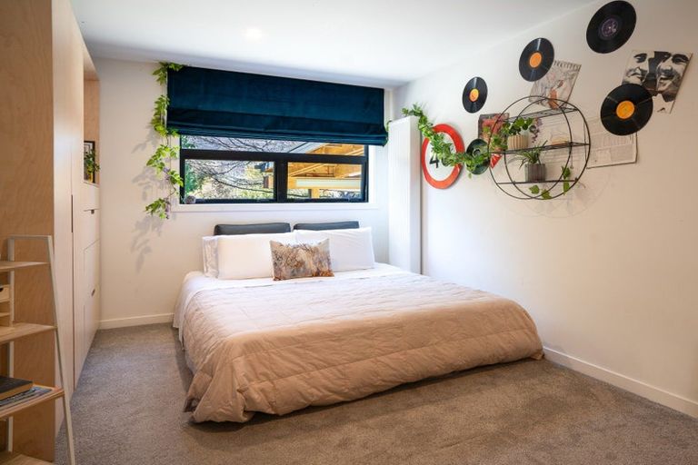 Photo of property in 10 Preston Drive, Arrowtown, 9302