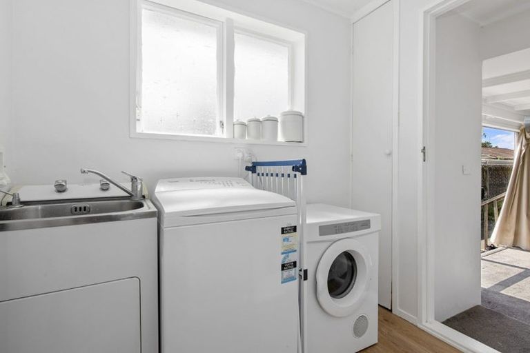 Photo of property in 2/45 Riverside Road, Orewa, 0931