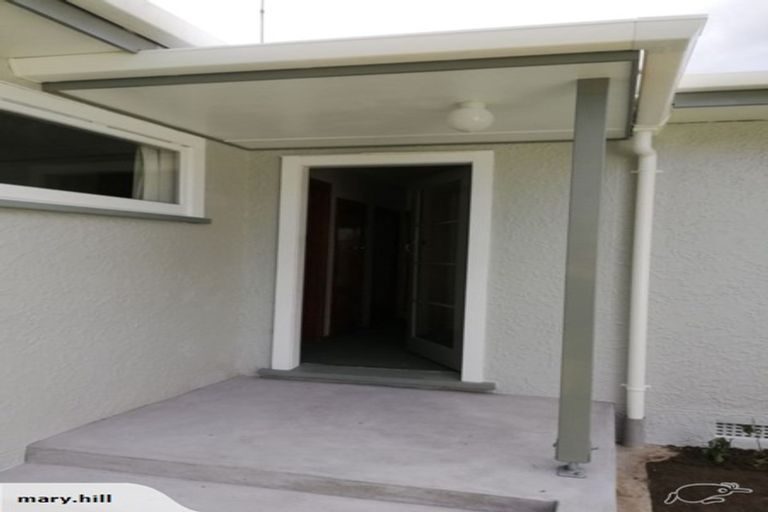 Photo of property in 75 Pahiatua Street, Hokowhitu, Palmerston North, 4410