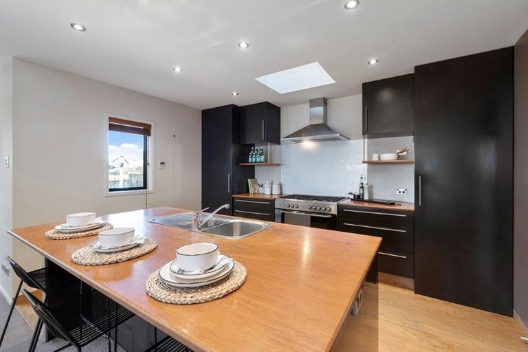 Photo of property in 17 Pine Ridge Terrace, Waikanae Beach, Waikanae, 5036