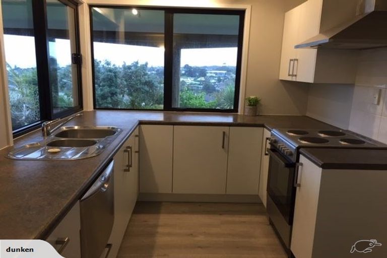 Photo of property in 36 Knights Road, Rothesay Bay, Auckland, 0630
