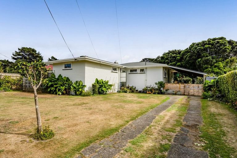 Photo of property in 6 Charles Major Place, Hawera, 4610