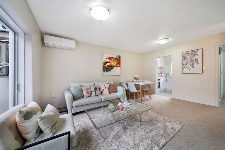 Photo of property in 5/42 Sheridan Drive, New Lynn, Auckland, 0600