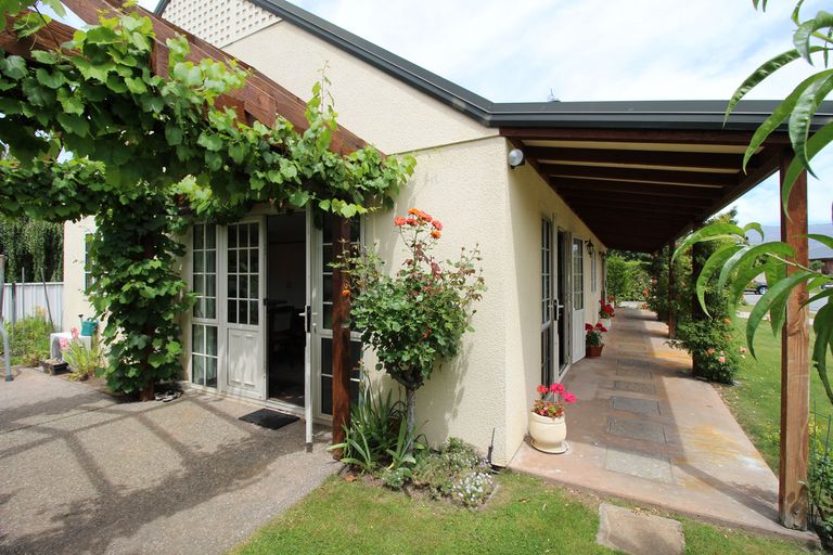 Photo of property in 2 Fir Close, Alexandra, 9320