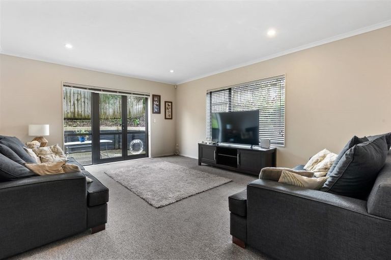 Photo of property in 31d Chieftain Rise, Goodwood Heights, Auckland, 2105