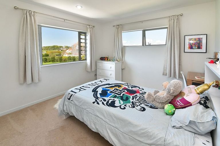 Photo of property in 4 Bella Vista Drive, Gulf Harbour, Whangaparaoa, 0930
