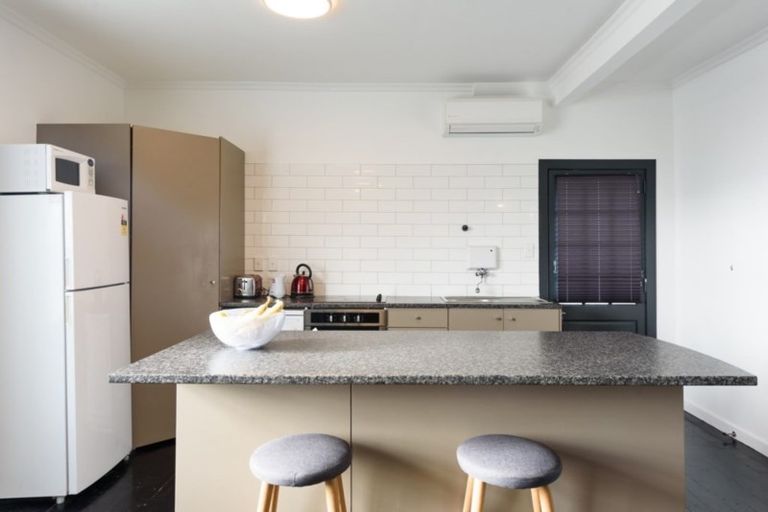 Photo of property in 1a Cruickshank Street, Kilbirnie, Wellington, 6022