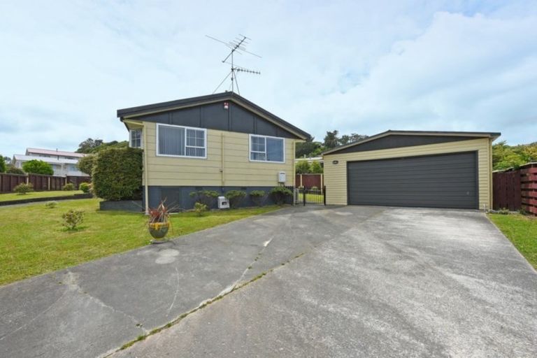 Photo of property in 218 Major Drive, Kelson, Lower Hutt, 5010