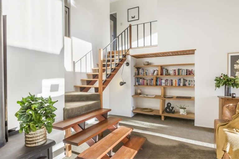 Photo of property in 297 Titirangi Road, Titirangi, Auckland, 0604