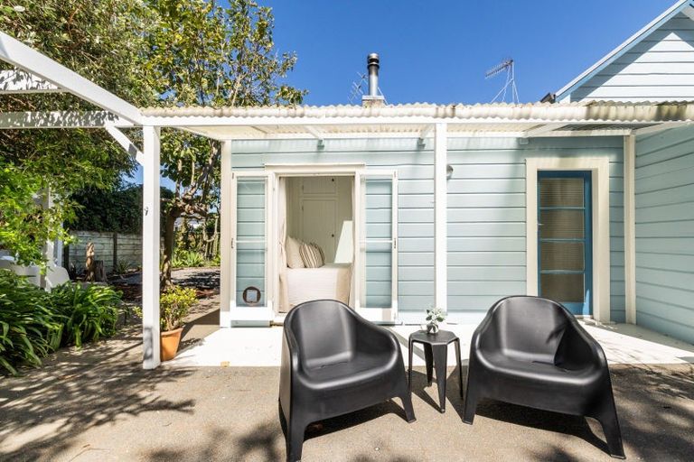 Photo of property in 79 Milton Road, Bluff Hill, Napier, 4110