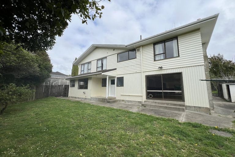 Photo of property in 25 Ngatitoa Street, Tawa, Wellington, 5028