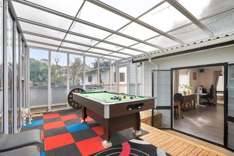 Photo of property in 2/6 Makora Road, Massey, Auckland, 0614