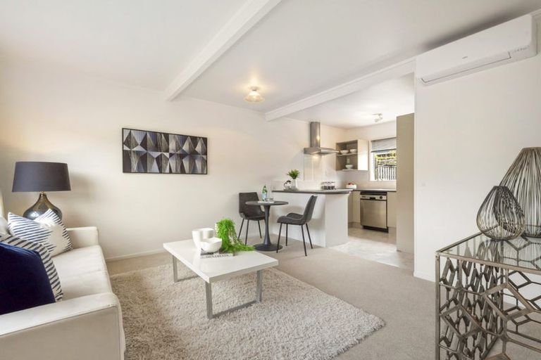 Photo of property in 1/29 Gordon Avenue, Forrest Hill, Auckland, 0620