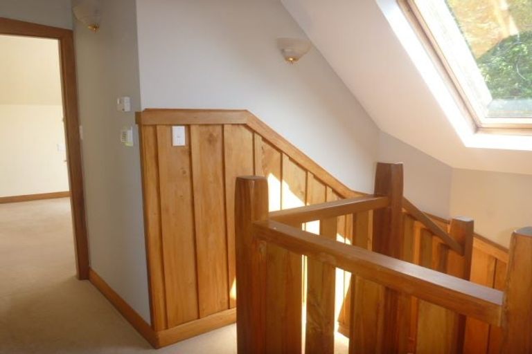 Photo of property in 23 Nikau Street, Eastbourne, Lower Hutt, 5013