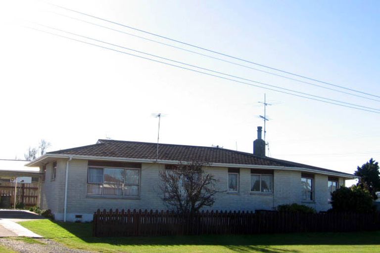 Photo of property in 35 William Benton Street, Featherston, 5710