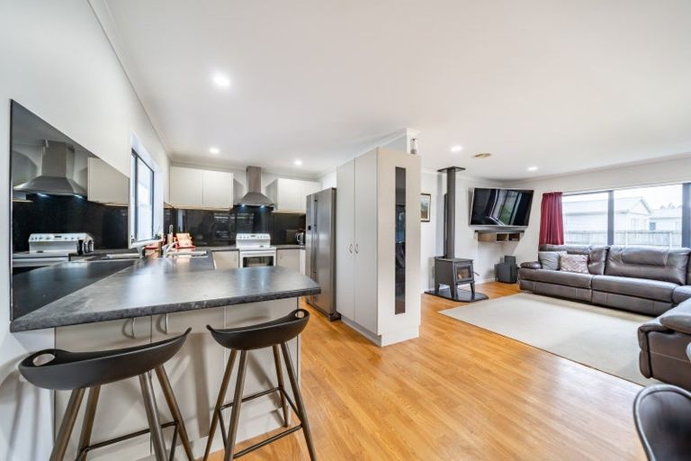 Photo of property in 5 Ashburn Road, Wainuiomata, Lower Hutt, 5014