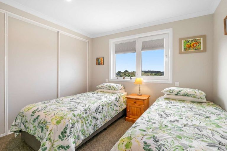 Photo of property in 12 Longbeach Drive, Castlecliff, Whanganui, 4501