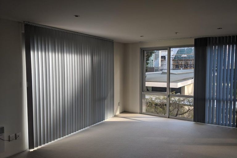 Photo of property in Sanctum Apartment, 10 Ebor Street, Te Aro, Wellington, 6011