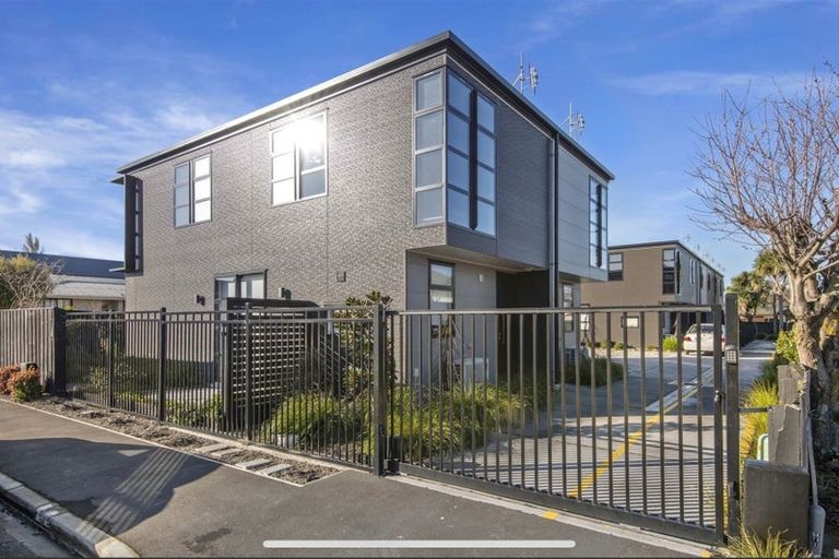 Photo of property in 2/68 Barbour Street, Waltham, Christchurch, 8011