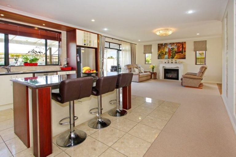 Photo of property in 27 Amberwood Drive, Northpark, Auckland, 2013