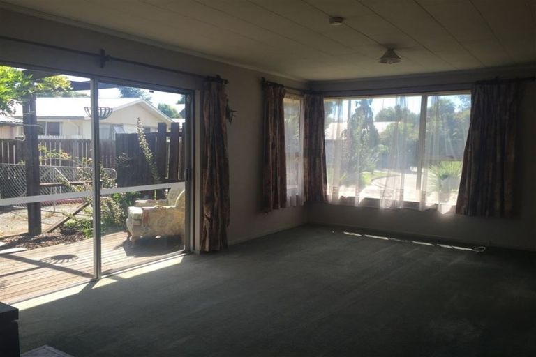 Photo of property in 6 Banks Place, Rangiora, 7400