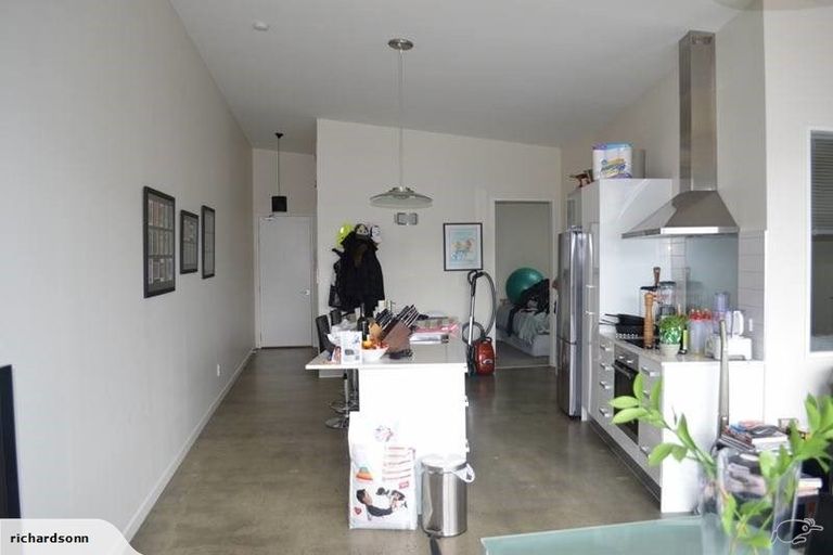 Photo of property in 1/25 Home Street, Mount Victoria, Wellington, 6011