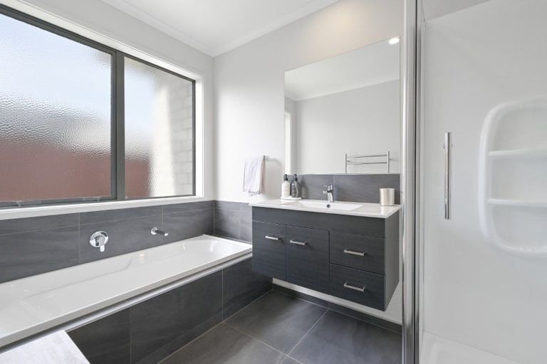 Photo of property in 78 Penetaka Heights, Pyes Pa, Tauranga, 3112