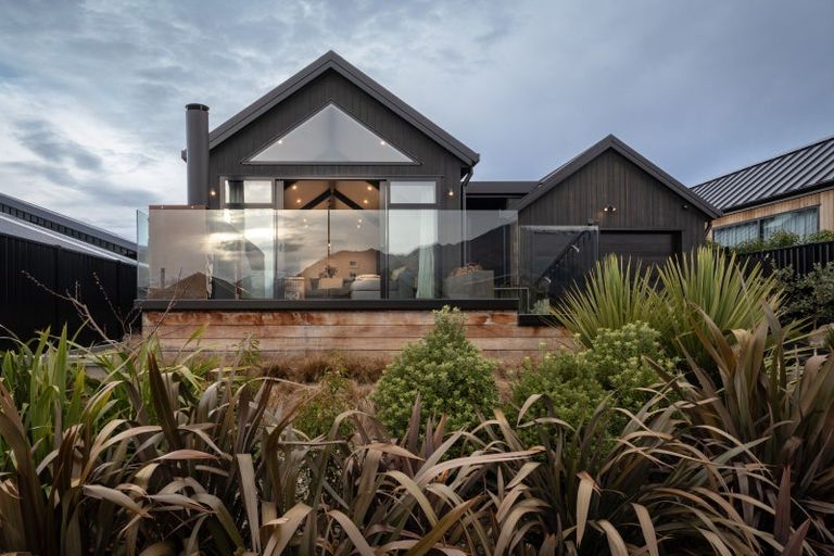 Photo of property in 60 Farrant Drive, Wanaka, 9305