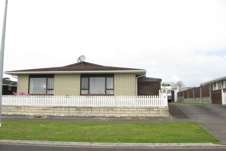 Photo of property in 28 Rahiri Street, Waitara, 4320