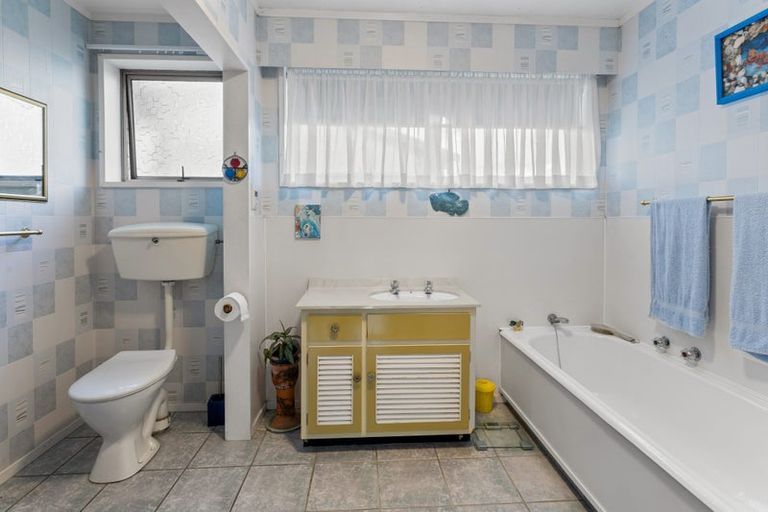 Photo of property in 27 Robinson Road, Whitianga, 3510