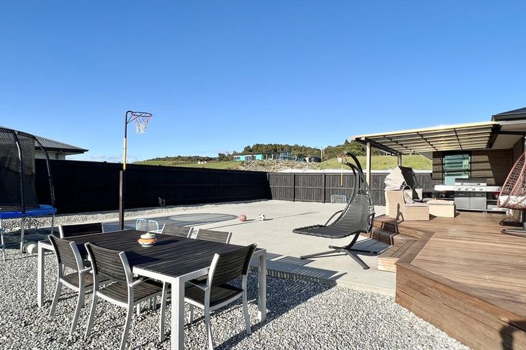 Photo of property in 10 Takutai Terrace, Ruatapu, 7883