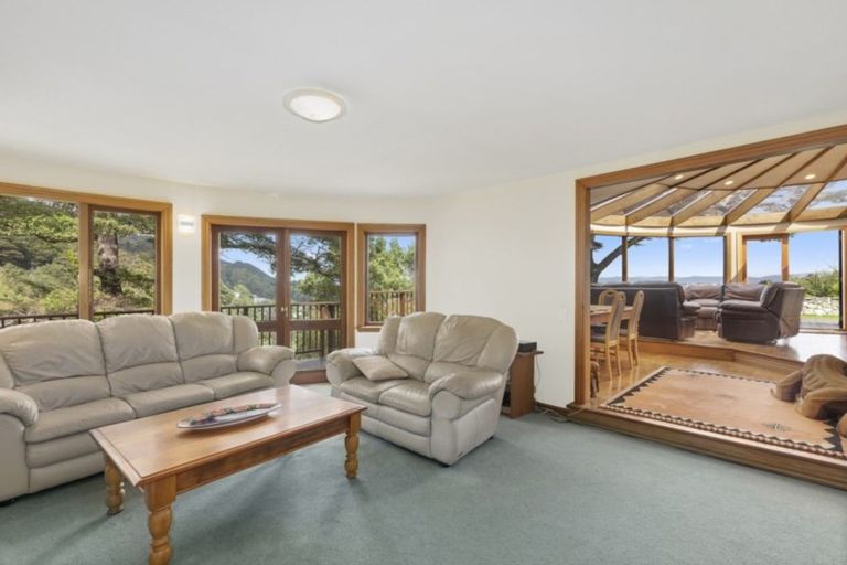 Photo of property in 5 Whiorau Grove, Lowry Bay, Lower Hutt, 5013