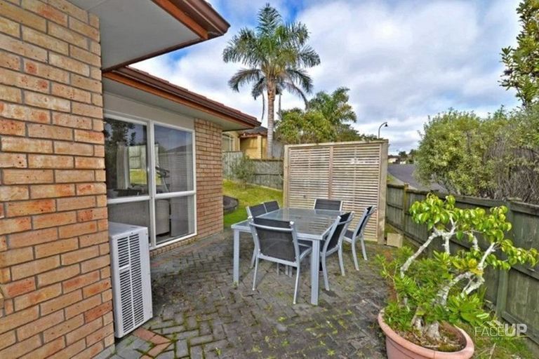 Photo of property in 33 Rush Creek Drive, Westgate, Auckland, 0614