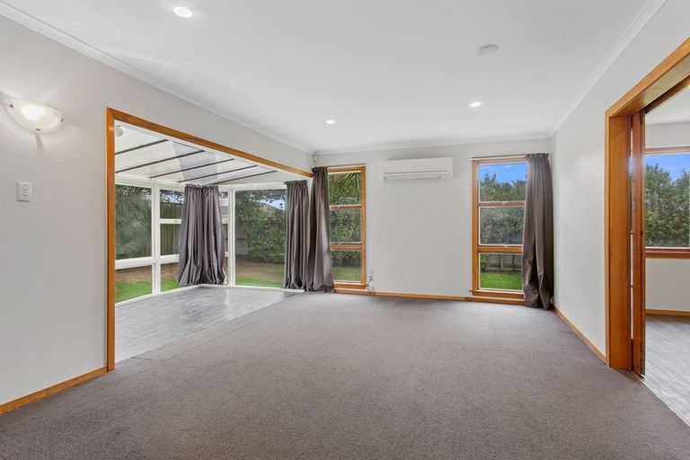 Photo of property in 2 Clipper Place, Redwood, Christchurch, 8051