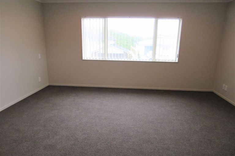 Photo of property in 7 Belize Grove, Grenada Village, Wellington, 6037