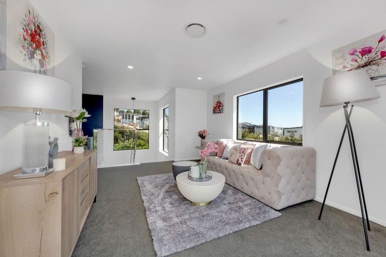 Photo of property in 10 Ripa Street, Flat Bush, Auckland, 2019